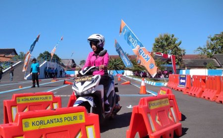 Antisipasi Kecelakaan, Ibu-ibu Bhayangkari Purworejo Peroleh Pelatihan Safety Riding