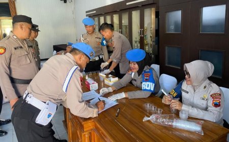 Seksi Propam Polres Kebumen Gelar Tes Urine