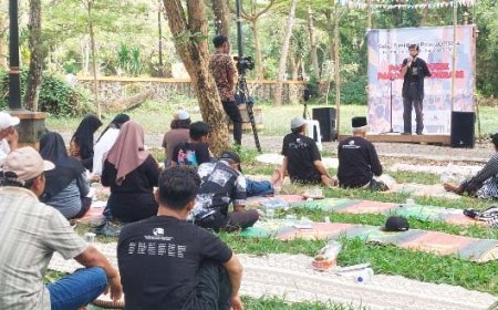 Kelompok Peminat Seni Sastra Purworejo Gelar Parade Puisi Parodi Demokrasi 