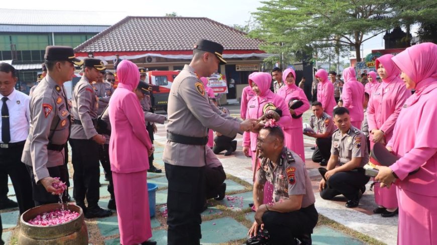 Sejumlah 75 Personel Polres Purworejo Naik Pangkat