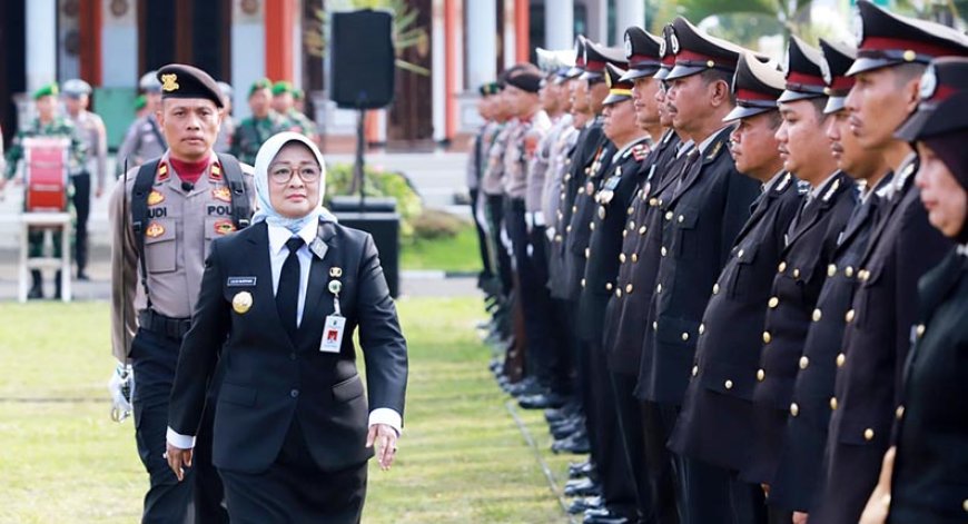 Pesan Tajam Bupati Lilis Saat Pimpin Upacara Hari Bhayangkara