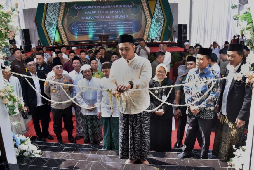 Gus Yasin Meresmikan Renovasi Masjid Baitul Khasan Kebumen