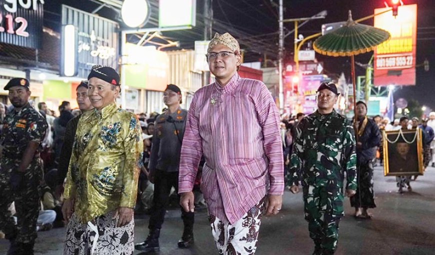 Ribuan Warga Padati Jalanan, Saksikan Kirab Akbar Suran Mbah Demang di Banyuraden