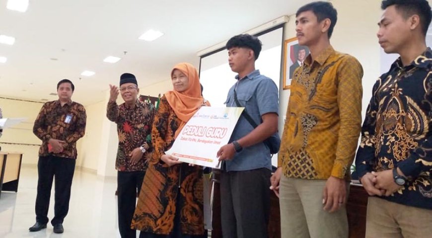 Bantu Guru Bergaji di Bawah Rp 750 Ribu, LAZISMU DIY Salurkan Bantuan Rp 1,6 Miliar