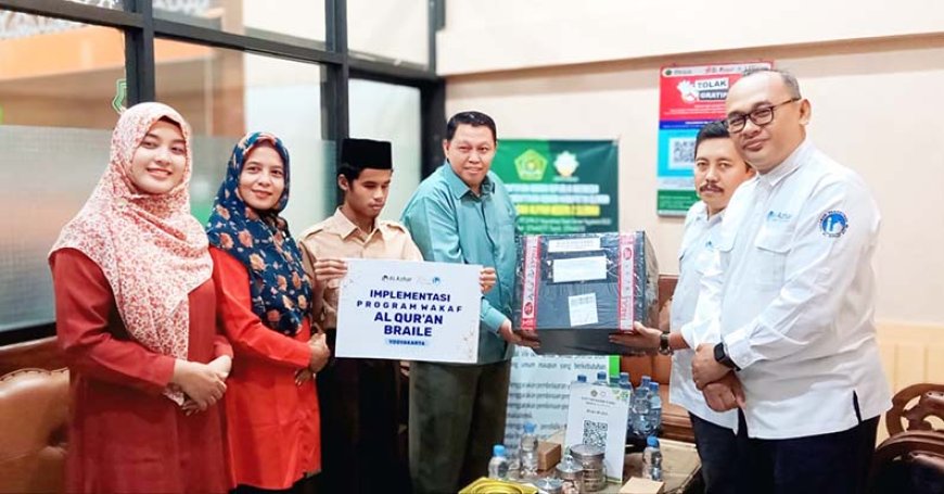 Kisah 5 Alquran Braille untuk 20 Siswa Berakhir, Bantuan ESQ & Al Azhar Jadi Cahaya Baru di MAN 2 Sleman