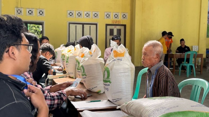 Bulog Yogyakarta Salurkan Bantuan Pangan Beras di Kapanewon Minggir Sleman