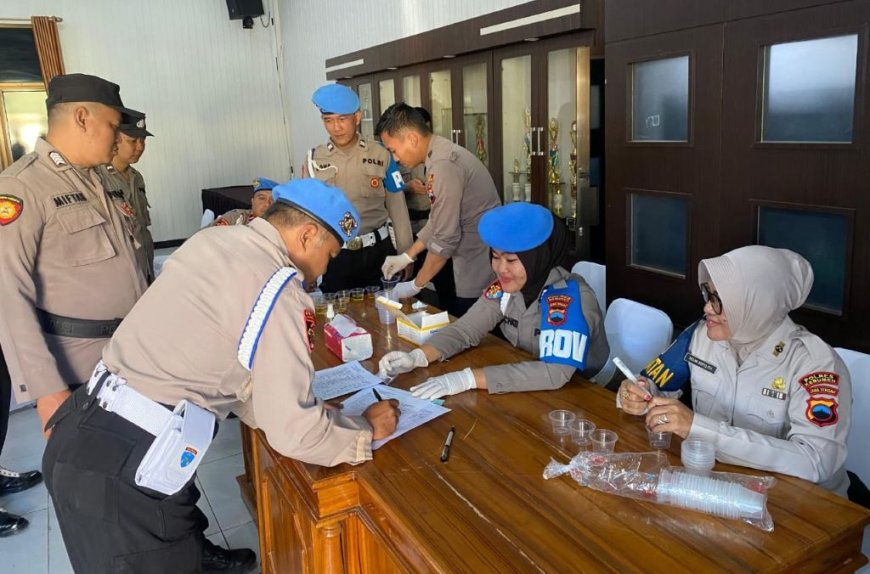 Seksi Propam Polres Kebumen Gelar Tes Urine