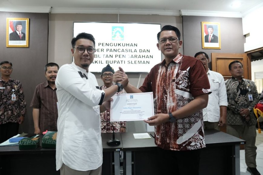 Wakil Bupati Sleman Mengukuhkan Kader Pancasila Ambarketawang