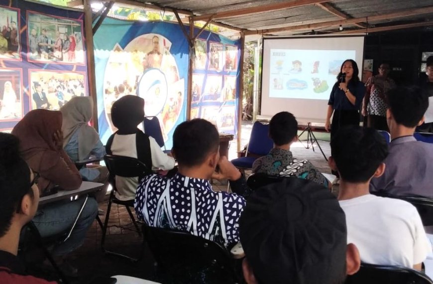 Tutor Asing Mengajar Bahasa Inggris di PKBM “Mandiri” Bantul