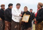Kebumen Memperoleh Dua Penghargaan Sekaligus dari Gubernur Jateng