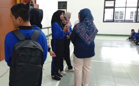 Siswa Sekolah Rakyat Sonosewu Peroleh Tas dan Bingkisan dari Wakil Presiden