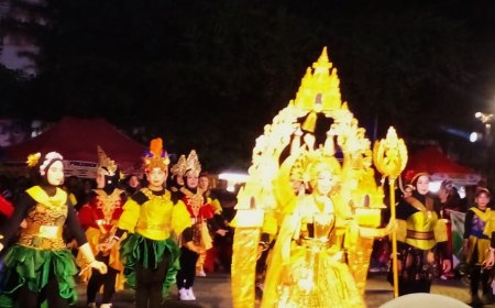 Digelar Malam, Penonton Bantul Creative Carnival Membeludak