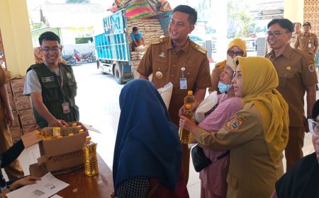 Tekan Inflasi, Pemprov Jateng dan Pemkab Klaten Salurkan Bantuan Subsidi Pangan