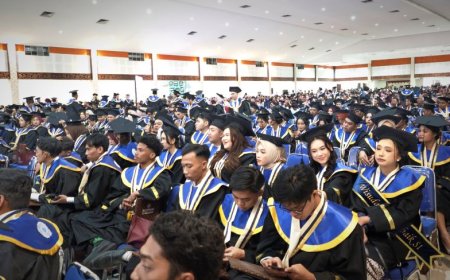 Stipram Melepas 835 Lulusan, Diminta Jaga Nama Baik Almamater