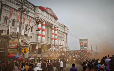 Parade Kendaraan Tempur Meriahkan IDME 2025 di Sleman City Hall
