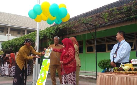 Rayakan HUT ke-32, SMAN 1 Pundong Launching Gerakan Remaja Gemar Menabung
