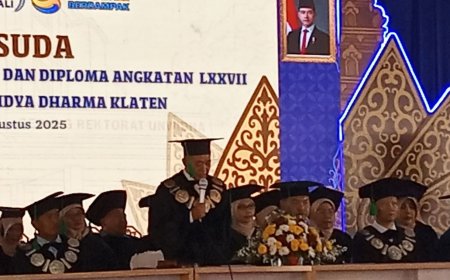 Unwidha Klaten Wisuda 371 Sarjana