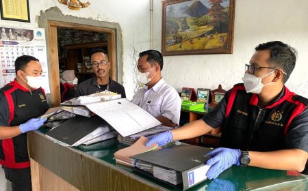 Penyidik Kejari Kulonprogo Geledah Kantor BUKP Galur