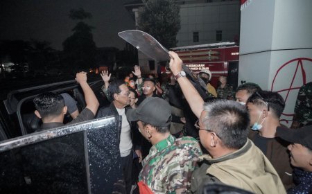 Tanpa Pengawalan, Sultan HB X Redam Kericuhan Aksi Massa di Mapolda DIY