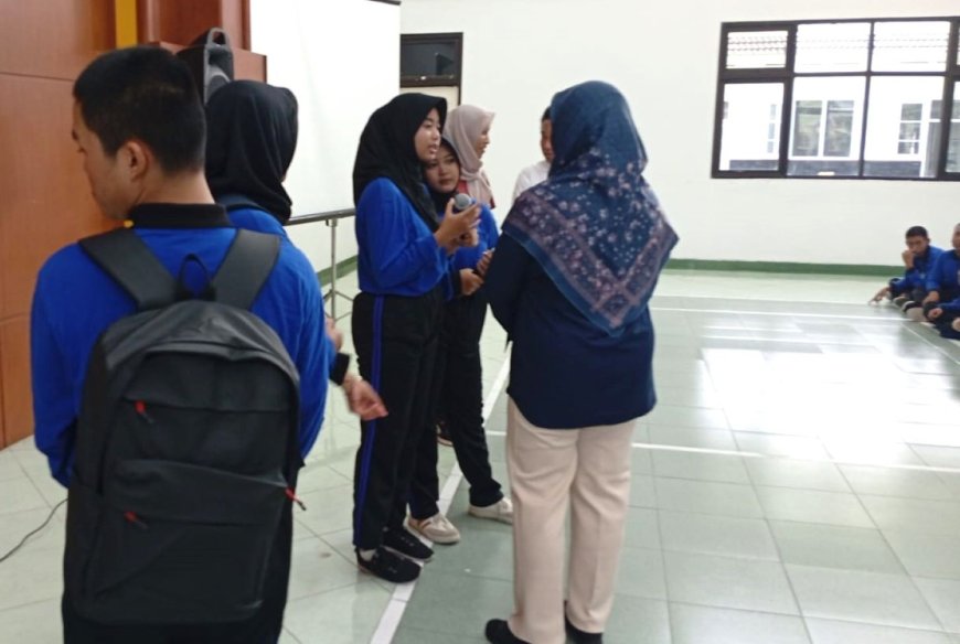 Siswa Sekolah Rakyat Sonosewu Peroleh Tas dan Bingkisan dari Wakil Presiden