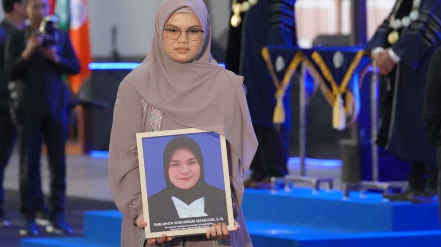 Momen Haru Wisuda UAD, Kakak Gantikan Sang Adik yang Telah Tiada