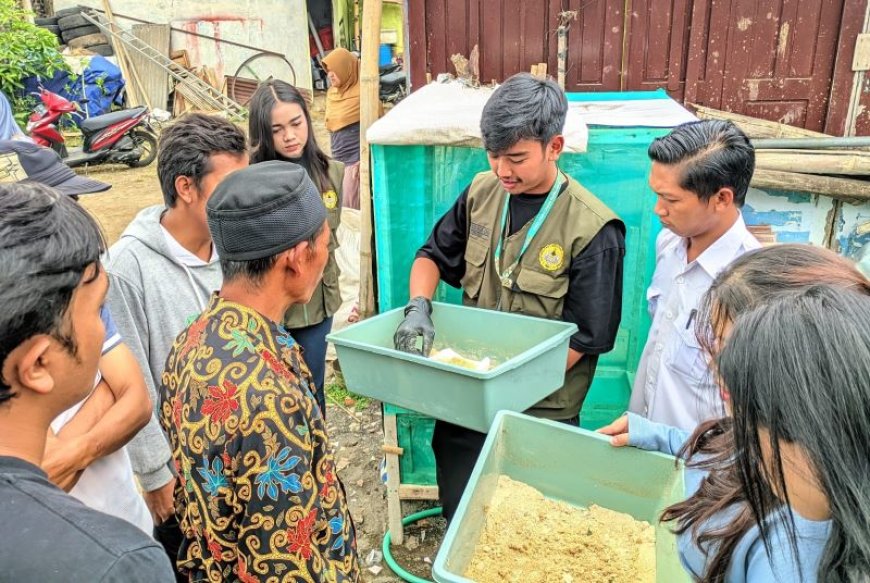 Mahasiswa KKN Unsoed Praktik Budi Daya Maggot di Wonosobo