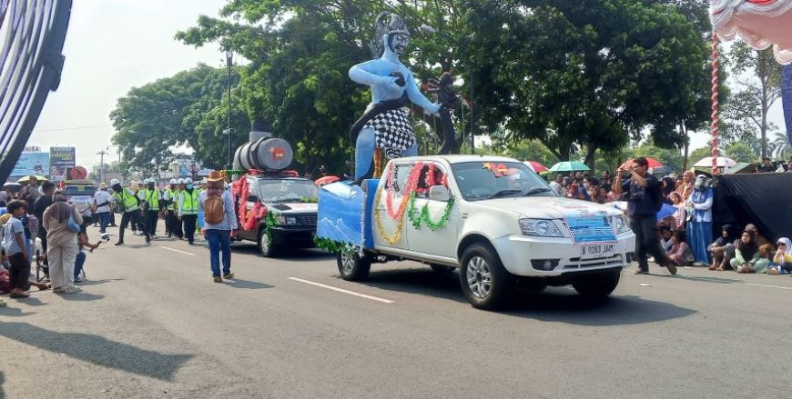 Semarak Karnaval HUT ke-80 RI di Purworejo, Ribuan Warga Menonton Sepanjang Rute