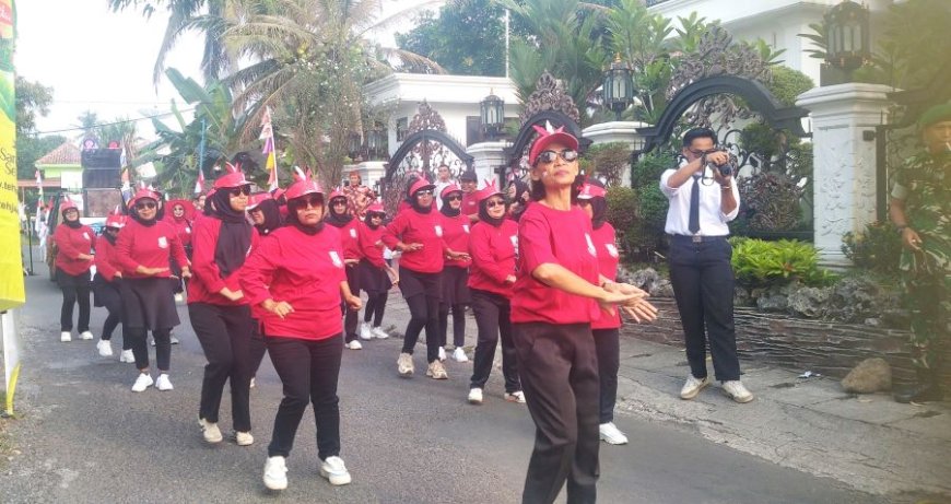 Meriah, Jalan Santai Bernuansa Karnaval di Doplang Purworejo