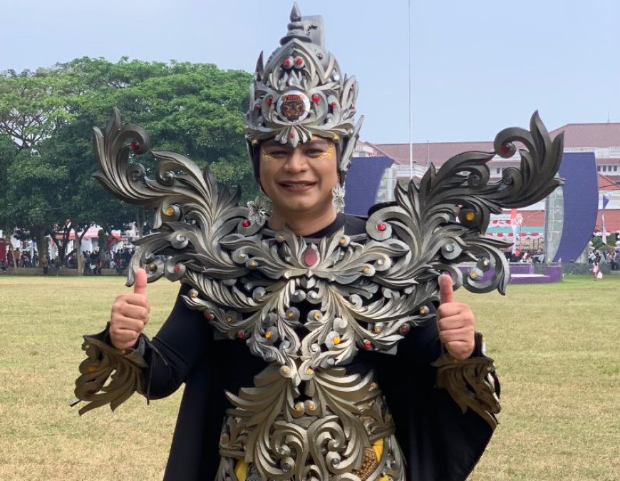 Dinpusip Purworejo Semarakkan Karnaval HUT RI dengan Kostum Burung Hantu Simbol Literasi