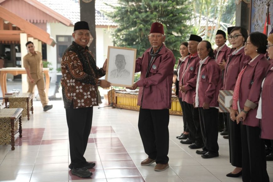 Bupati Sleman Harda Kiswaya Kukuhkan Pengurus Pasri DIY 2025-2027