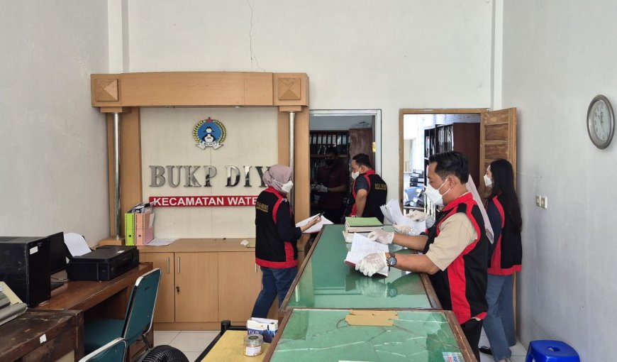 Tim Kejari Kulonprogo Geledah BUKP Wates, Angkut Sejumlah Berkas