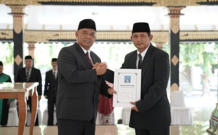 Bupati Sleman Melantik Kepala Disdukcapil