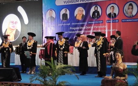 Enam Doktor Pariwisata, Hadiah Ulang Tahun ke-26 Stipram
