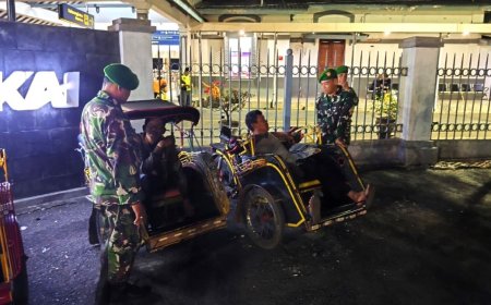 Siskamling TNI dan Warga Wujud Sinergi Menjaga Keamanan