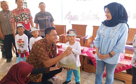 Bupati Klaten Tebar 30 Ribu Bibit Ikan di Bendungan Bungkusan Karanganom
