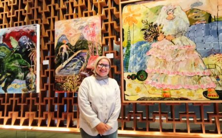 Norma Fauza Menemukan Hidup Kembali Lewat Lukisan