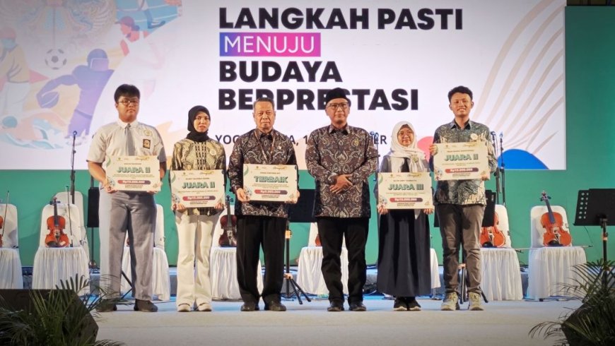 Pemda DIY Beri 996 Penghargaan Pemuda Berprestasi