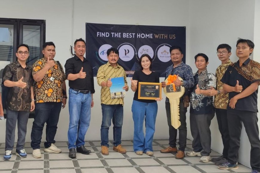 Siap Huni, Pembeli Royal Lotus Terima Kunci