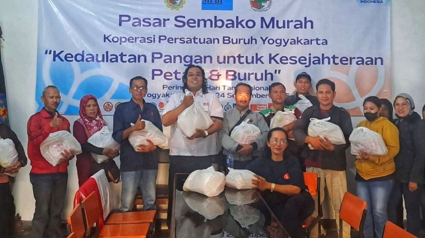 Peringati Hari Tani Nasional, Buruh di Yogyakarta Gelar Pasar Sembako Murah