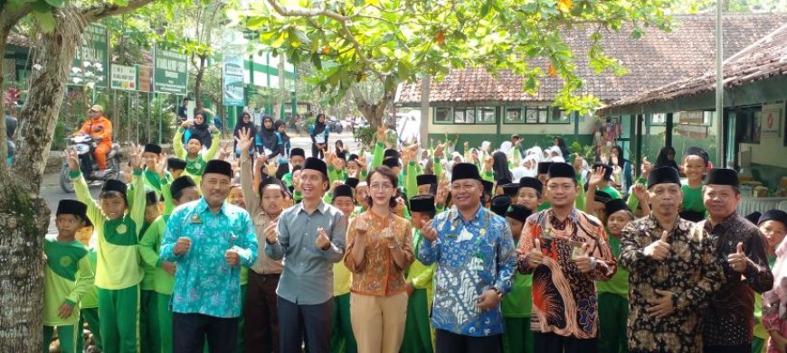 Hadiri Harlah ke-55 MI Darul Maarif 1 Serut, Gusti Bendara: Sudah Pernah ke Keraton?