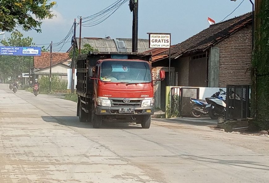 Jalan Tulung-Cokro Selesai Dibangun, Mobilitas Truk Pasir Kembali Normal