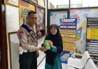 Pemohon SIM dan BPKB di Kebumen Peroleh Bingkisan Sabun