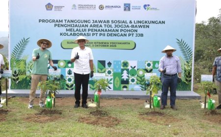 Ribuan Pohon Ditanam di Area Tol Jogja-Bawen