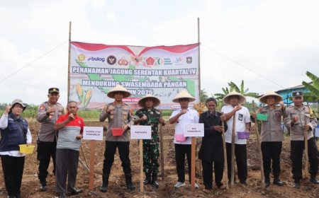 Dukung Ketahanan Pangan, Kapolres Purworejo Pimpin Tanam Jagung di Desa Wonoroto