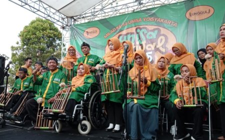 Grup Angklung Penyandang Disabilitas Tampil Memukau di Unisa