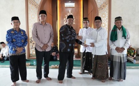 Jajaran Pemkab Sleman Safari Jumat di Masjid Al Muhajirin Tridadi