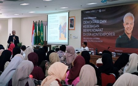 Ganjar Pranowo Ajak Mahasiswa UNISA Kritis tapi Santun