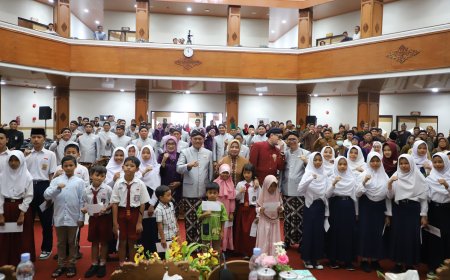Anggota DPRD Purworejo Santuni Anak Yatim