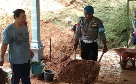 Longsor di Desa Karangpoh Kebumen Merusak Rumah Warga