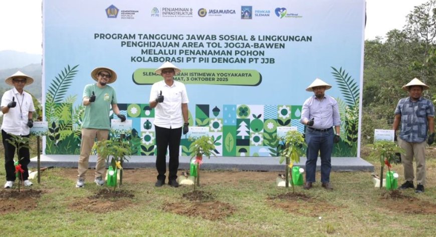 Ribuan Pohon Ditanam di Area Tol Jogja-Bawen